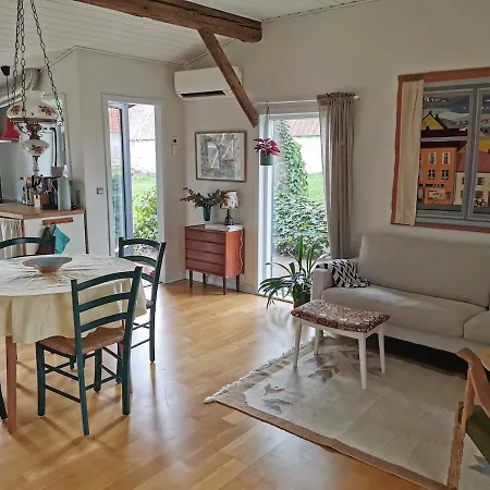 Blikgardens Summerhouse 公寓 *